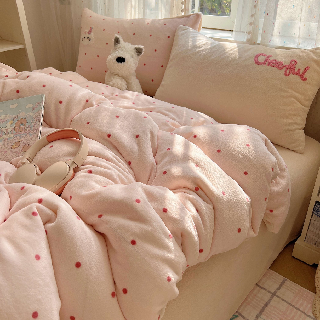 91家纺网 家纺一手货源 找家纺 顾里家纺 2025秋冬新款童趣毛巾绣印花牛奶绒四件套 云朵喵酱