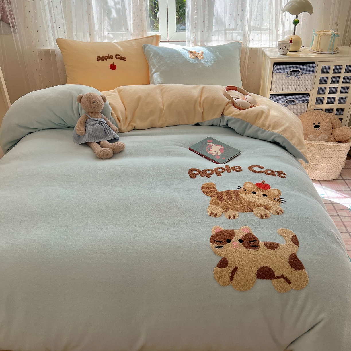 91家纺网 家纺一手货源 找家纺 顾里家纺 2025秋冬新款童趣毛巾绣印花牛奶绒四件套 招财喵酱