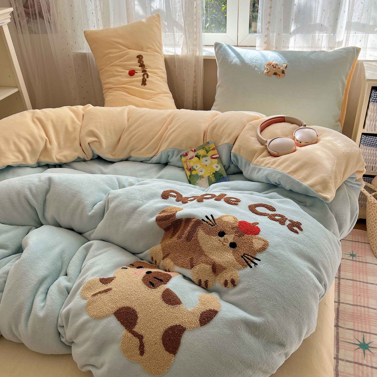 91家纺网 家纺一手货源 找家纺 顾里家纺 2025秋冬新款童趣毛巾绣印花牛奶绒四件套 招财喵酱