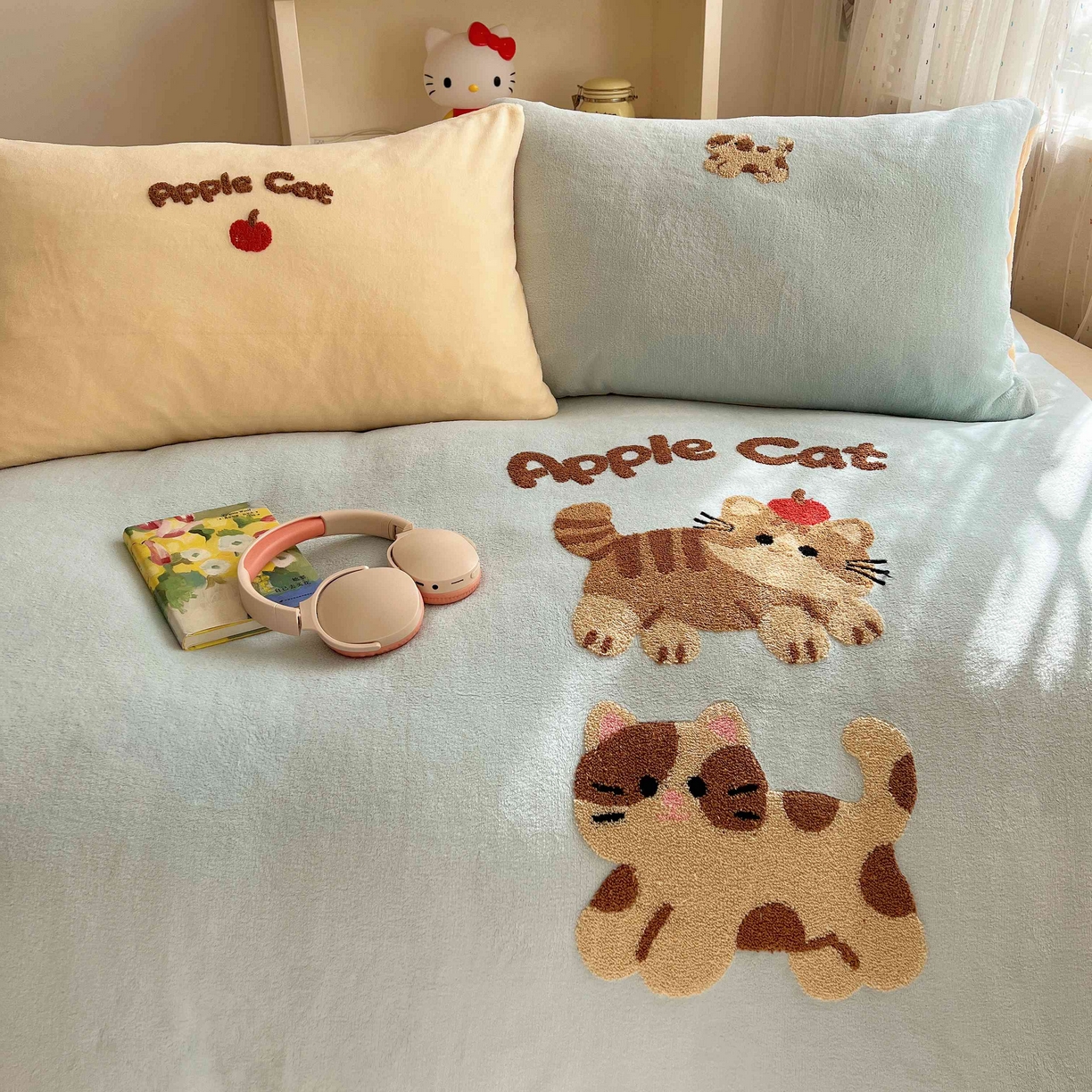 91家纺网 家纺一手货源 找家纺 顾里家纺 2025秋冬新款童趣毛巾绣印花牛奶绒四件套 招财喵酱