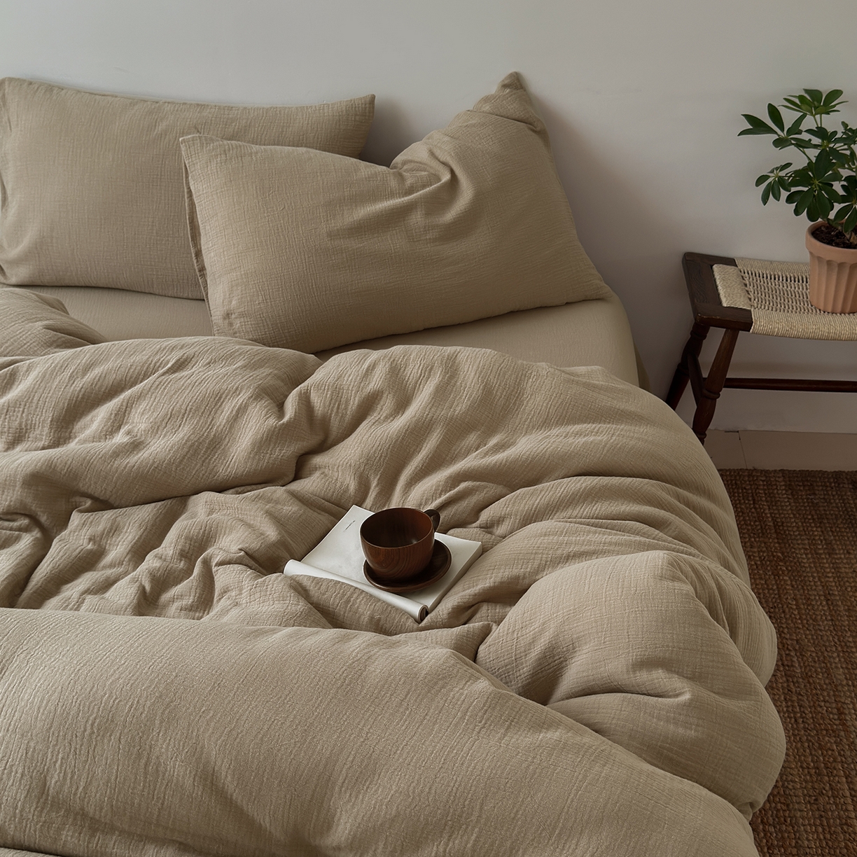 91家纺网 家纺一手货源 找家纺 玖弘家居 2025新款软糯皱皱纱四件套系列 燕麦（燕麦一对）