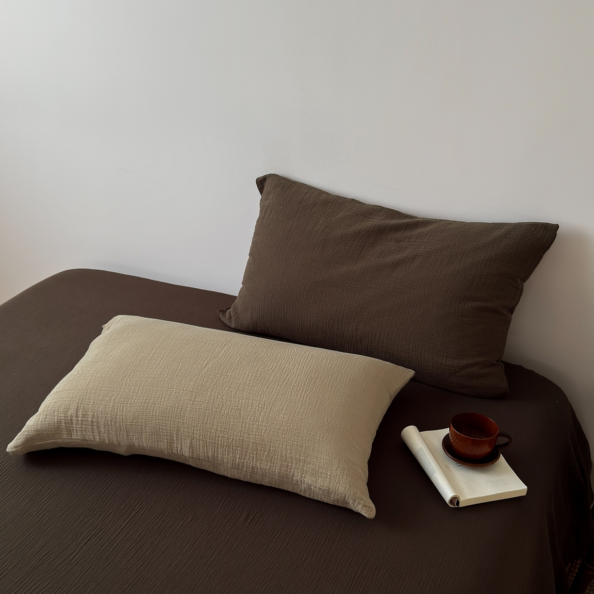 91家纺网 家纺一手货源 找家纺 玖弘家居 2025新款软糯皱皱纱四件套系列 燕麦+巧克力棕（燕麦+巧克力棕）