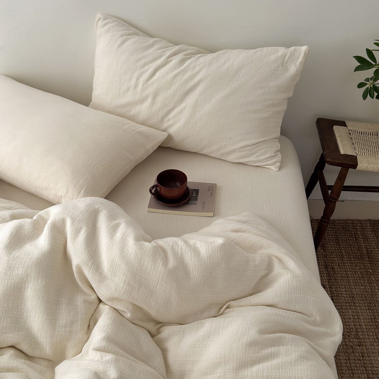 91家纺网 家纺一手货源 找家纺 玖弘家居 2025新款软糯皱皱纱四件套系列 奶白（奶白一对）