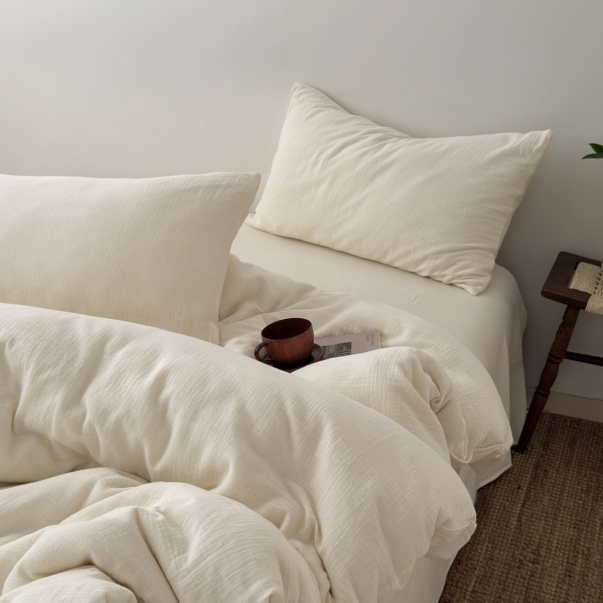 91家纺网 家纺一手货源 找家纺 玖弘家居 2025新款软糯皱皱纱四件套系列 奶白（奶白一对）