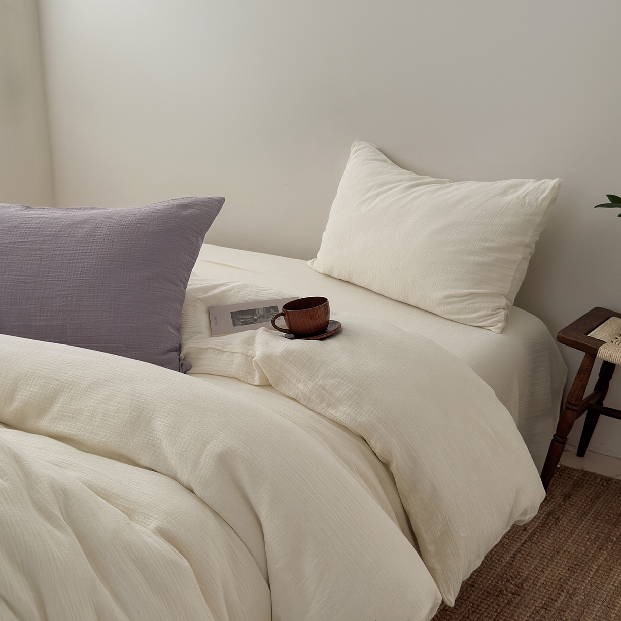 91家纺网 家纺一手货源 找家纺 玖弘家居 2025新款软糯皱皱纱四件套系列 奶白（芋紫+奶白）