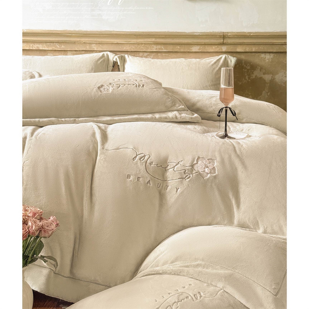 91家纺网 家纺一手货源 找家纺 芯丝路枕业 2025新款蚕丝棉四件套-流萤系列 奶油白