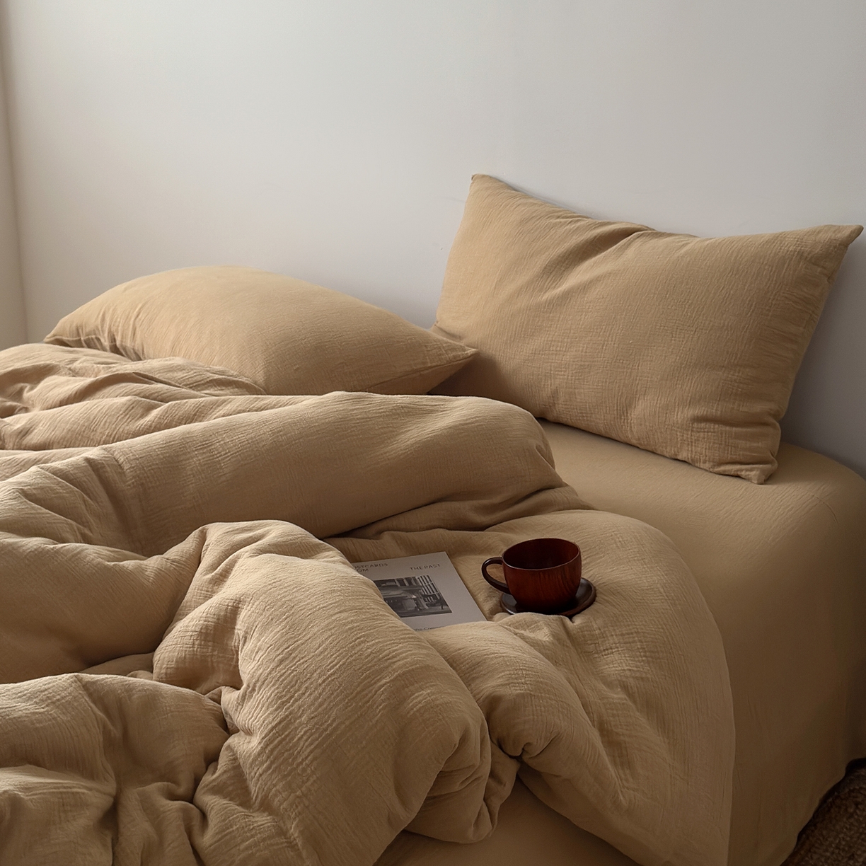 91家纺网 家纺一手货源 找家纺 玖弘家居 2025新款软糯皱皱纱四件套系列 杏仁(杏仁一对）