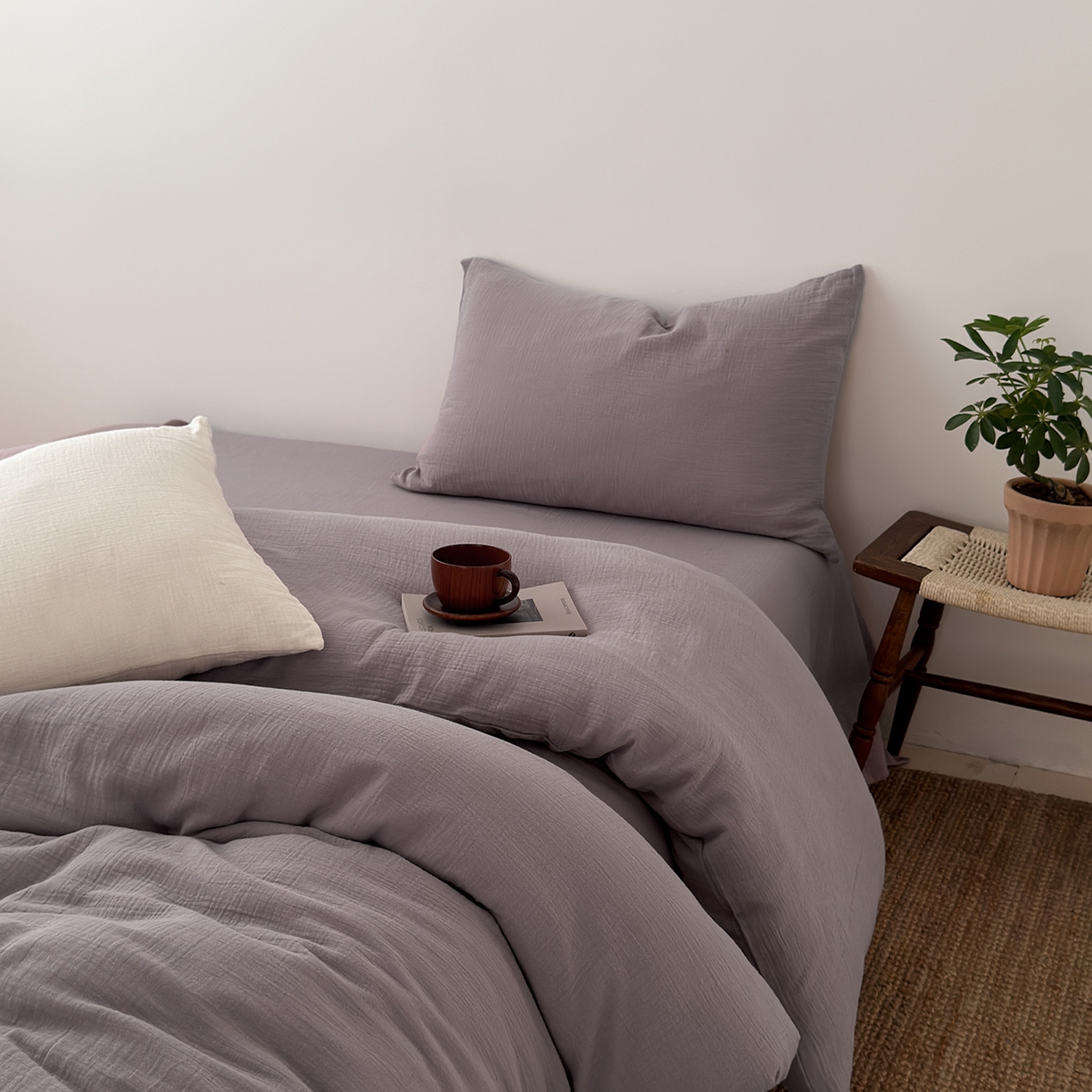 91家纺网 家纺一手货源 找家纺 玖弘家居 2025新款软糯皱皱纱四件套系列 芋紫（芋紫+奶白）