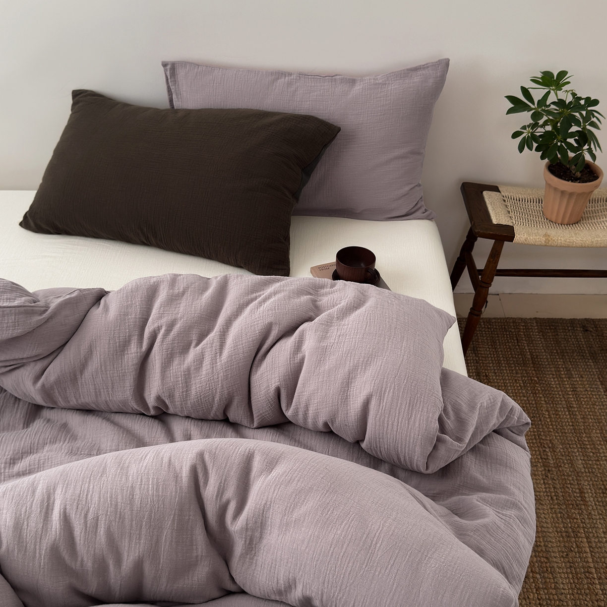 91家纺网 家纺一手货源 找家纺 玖弘家居 2025新款软糯皱皱纱四件套系列 芋紫+奶白（芋紫+巧克力棕）