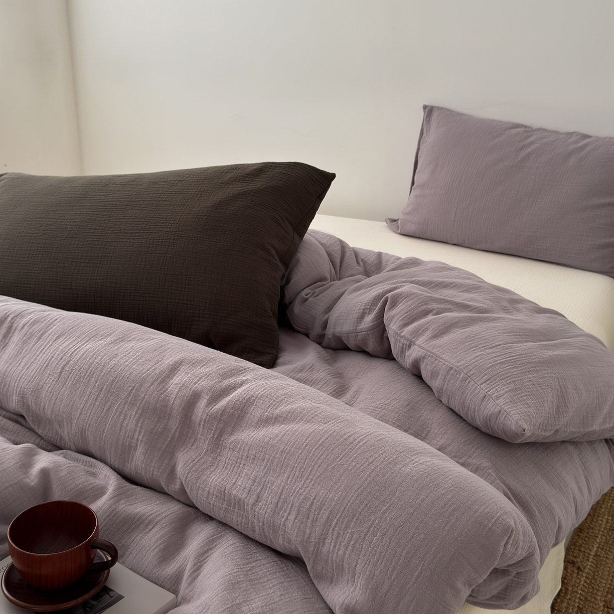 91家纺网 家纺一手货源 找家纺 玖弘家居 2025新款软糯皱皱纱四件套系列 芋紫+奶白（芋紫+巧克力棕）