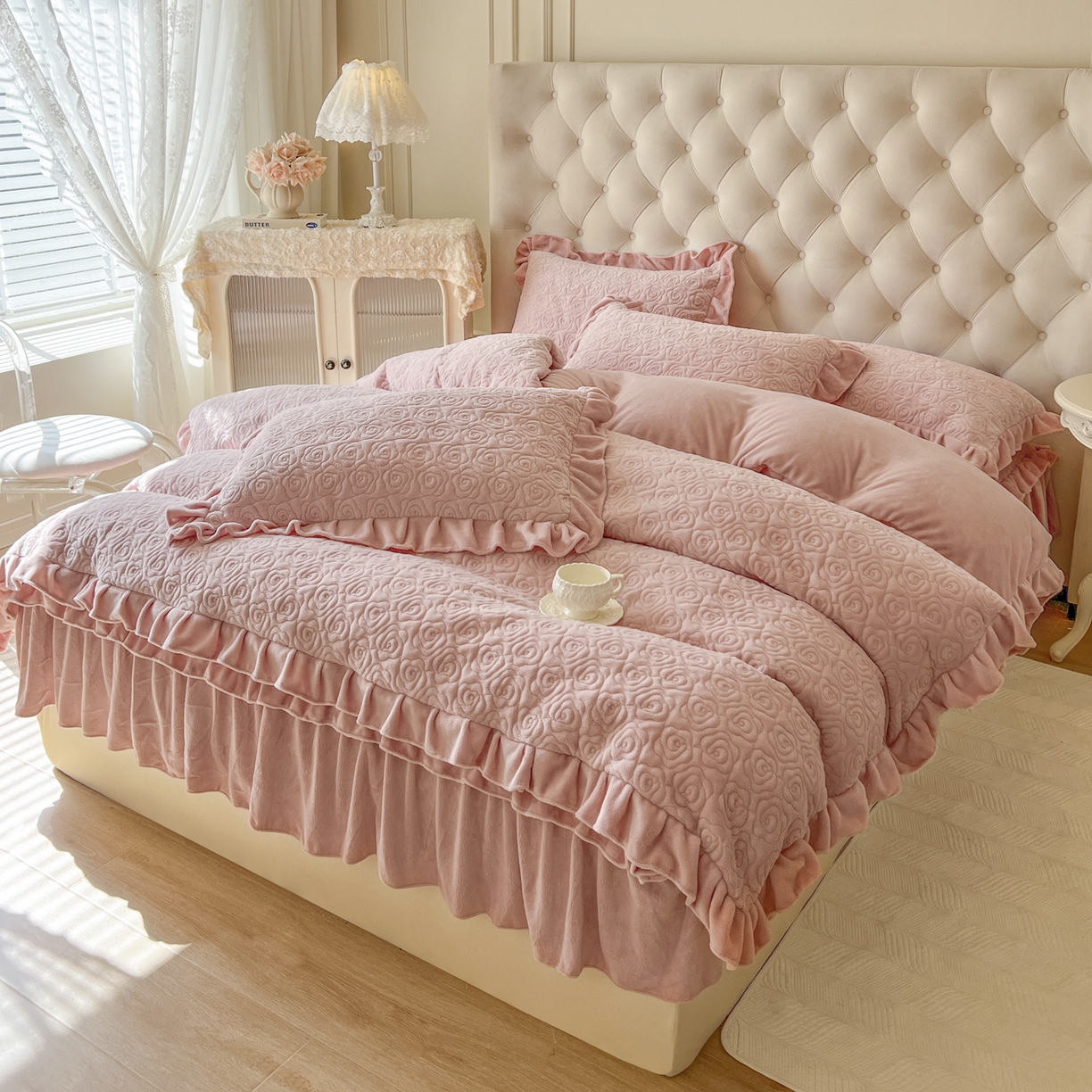 91家纺网 家纺一手货源 找家纺 （总）恋尚 2025新款加厚牛奶绒保暖床笠式床裙四件套-莫奈花园（控价265起）