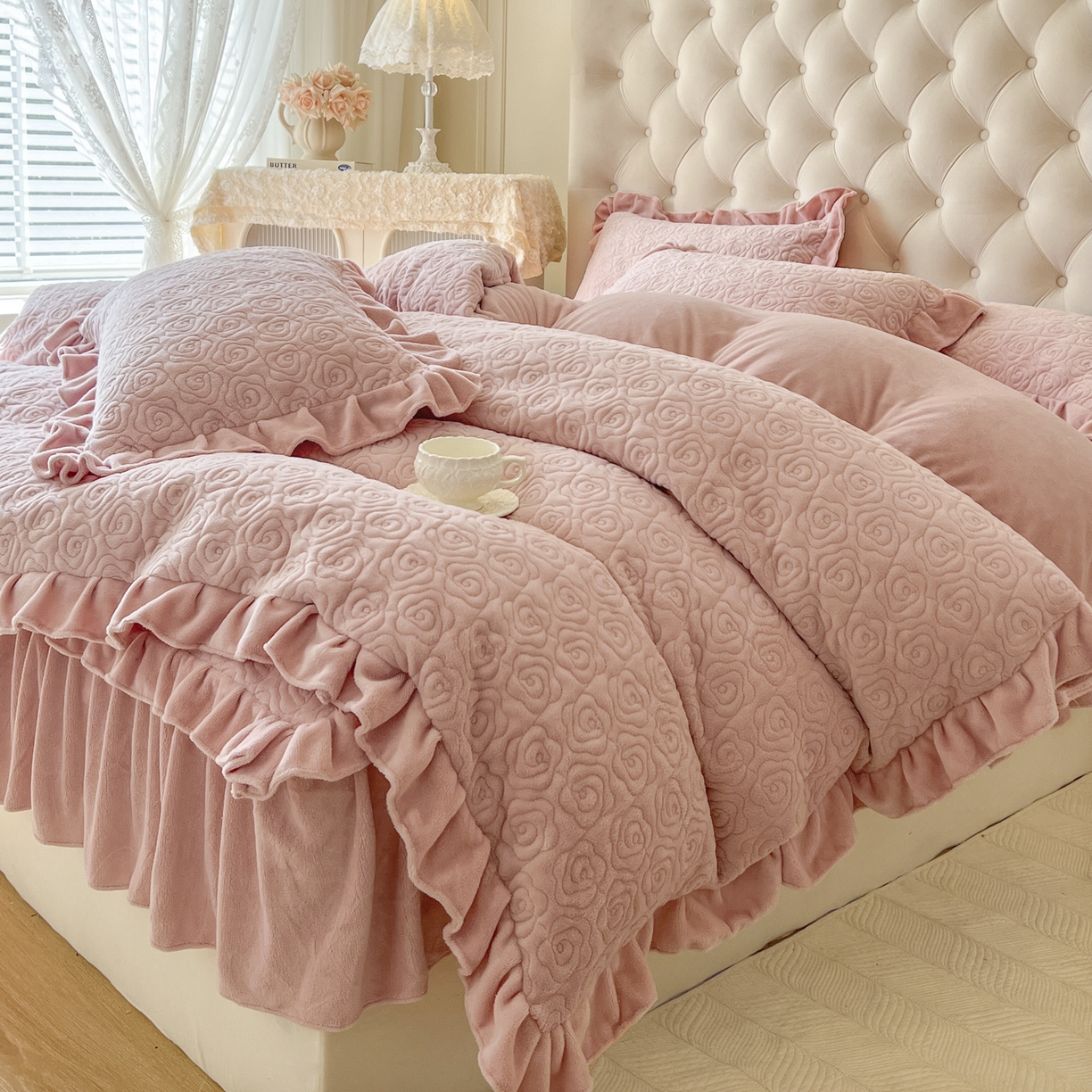 91家纺网 家纺一手货源 找家纺 恋尚 2025新款木凉淳浪漫蕾丝床裙四件套-米朵 米朵-浅蓝