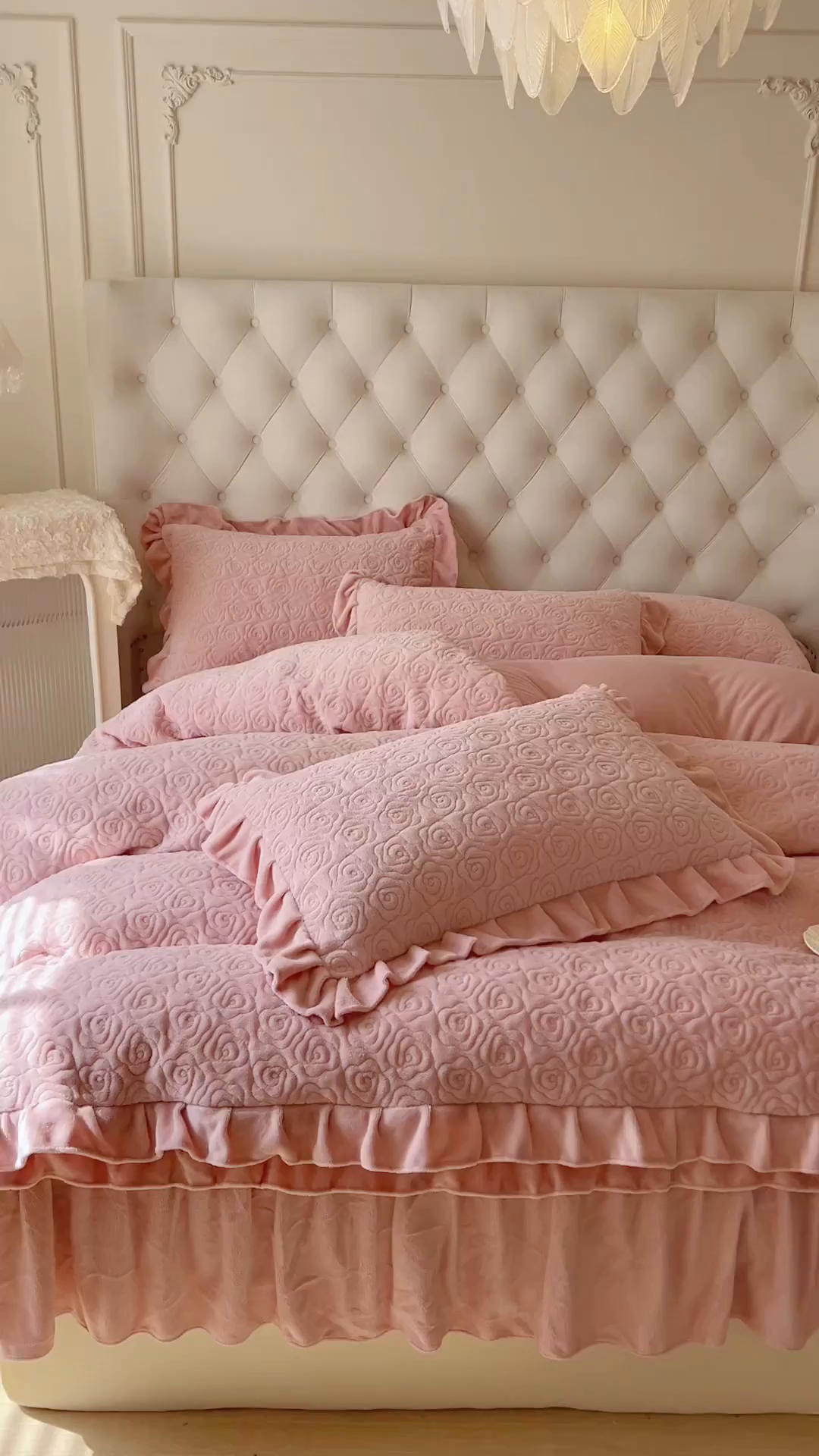 91家纺网 家纺一手货源 找家纺 （总）恋尚 2025新款加厚牛奶绒保暖床笠式床裙四件套-莫奈花园（控价265起）