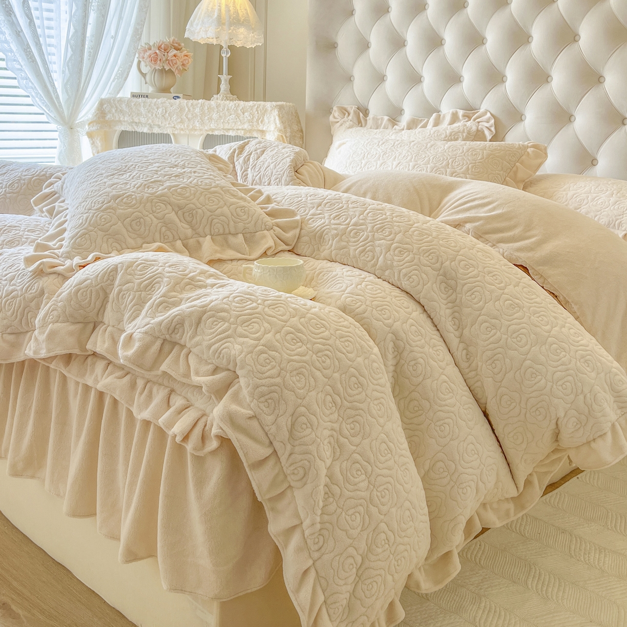 恋尚 2025新款加厚牛奶绒保暖床笠式床裙四件套-莫奈花园（控价265起） 莫奈花园-奶油白