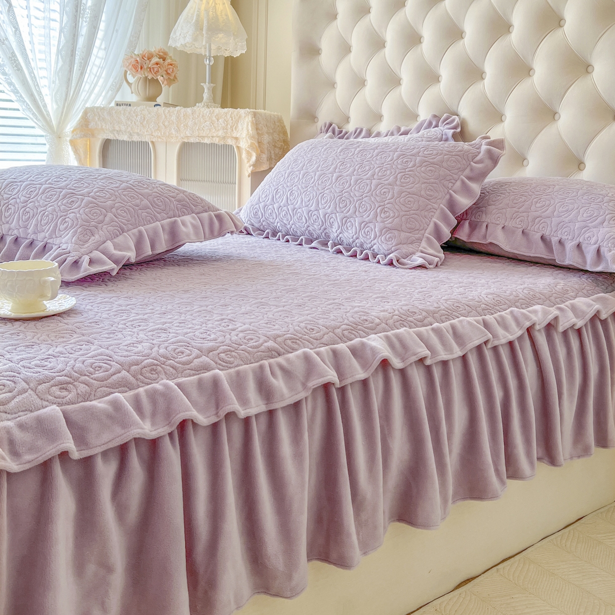 91家纺网 家纺一手货源 找家纺 恋尚 2025新款加厚牛奶绒保暖床笠式床裙四件套-莫奈花园（控价265起） 莫奈花园-香芋紫