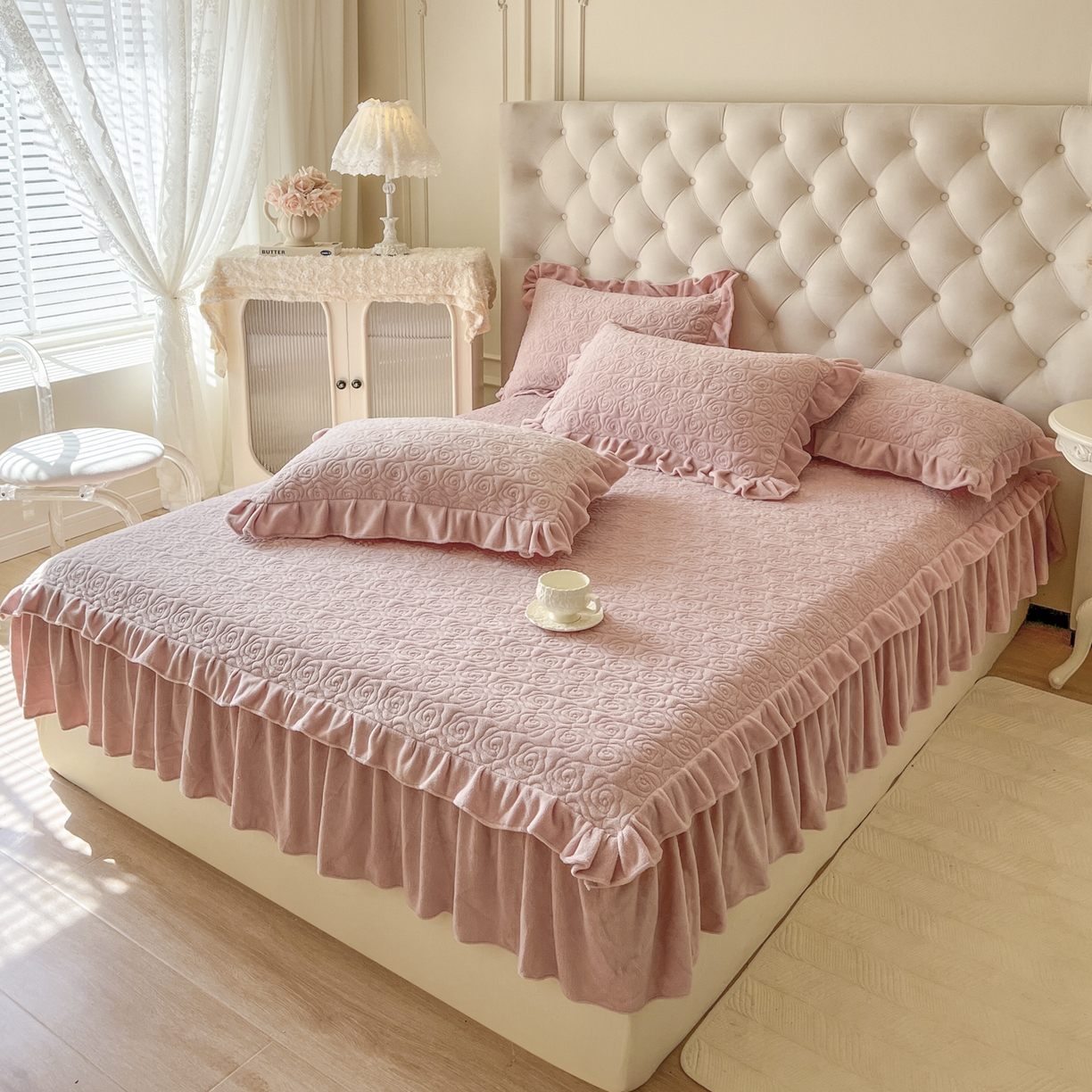 91家纺网 家纺一手货源 找家纺 恋尚 2025新款加厚牛奶绒保暖床笠式床裙单品床裙床裙单件-莫奈花园（床裙控价130起） 莫奈花园-蜜桃粉