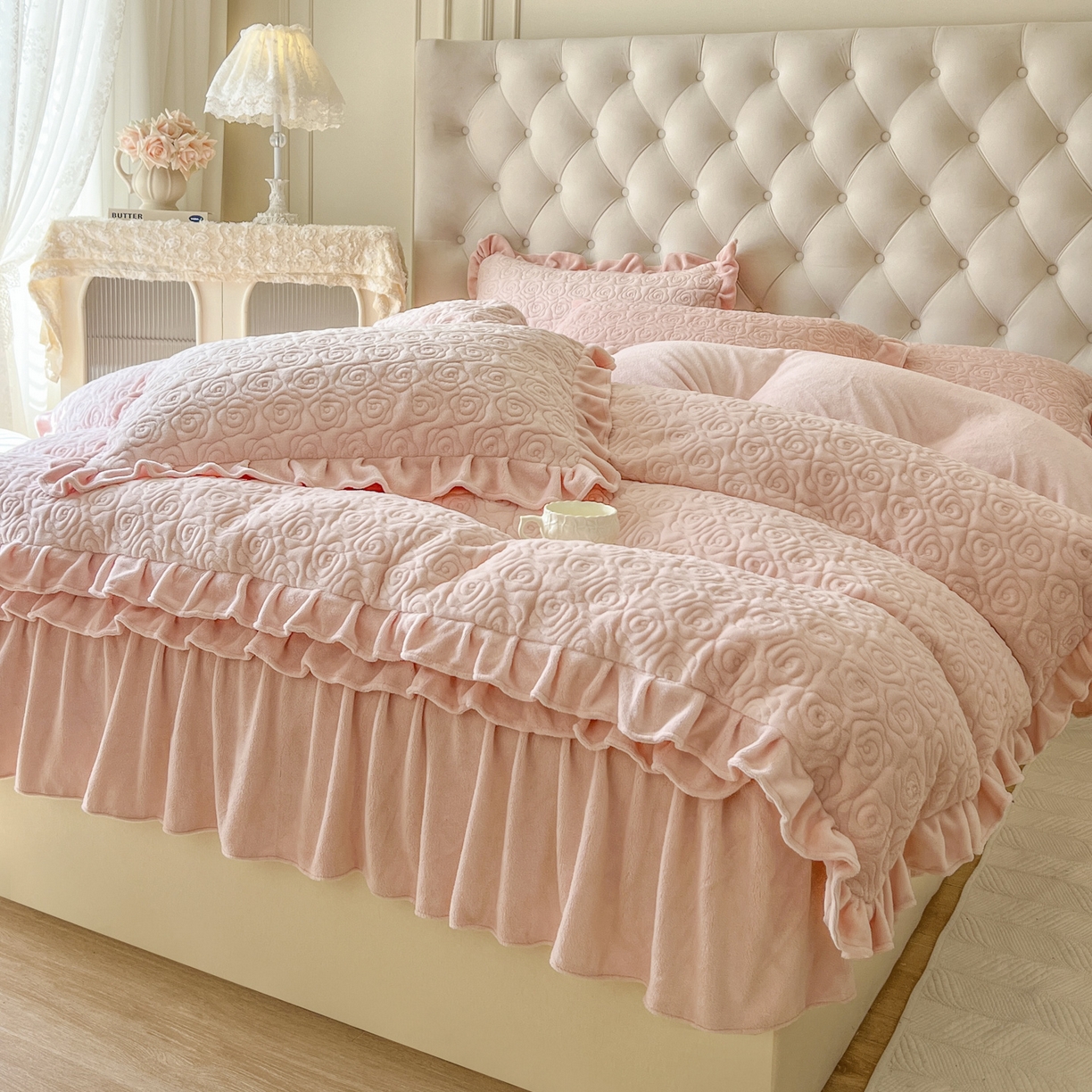 91家纺网 家纺一手货源 找家纺 恋尚 2025新款加厚牛奶绒保暖床笠式床裙单品床裙床裙单件-莫奈花园（床裙控价130起） 莫奈花园-清新粉