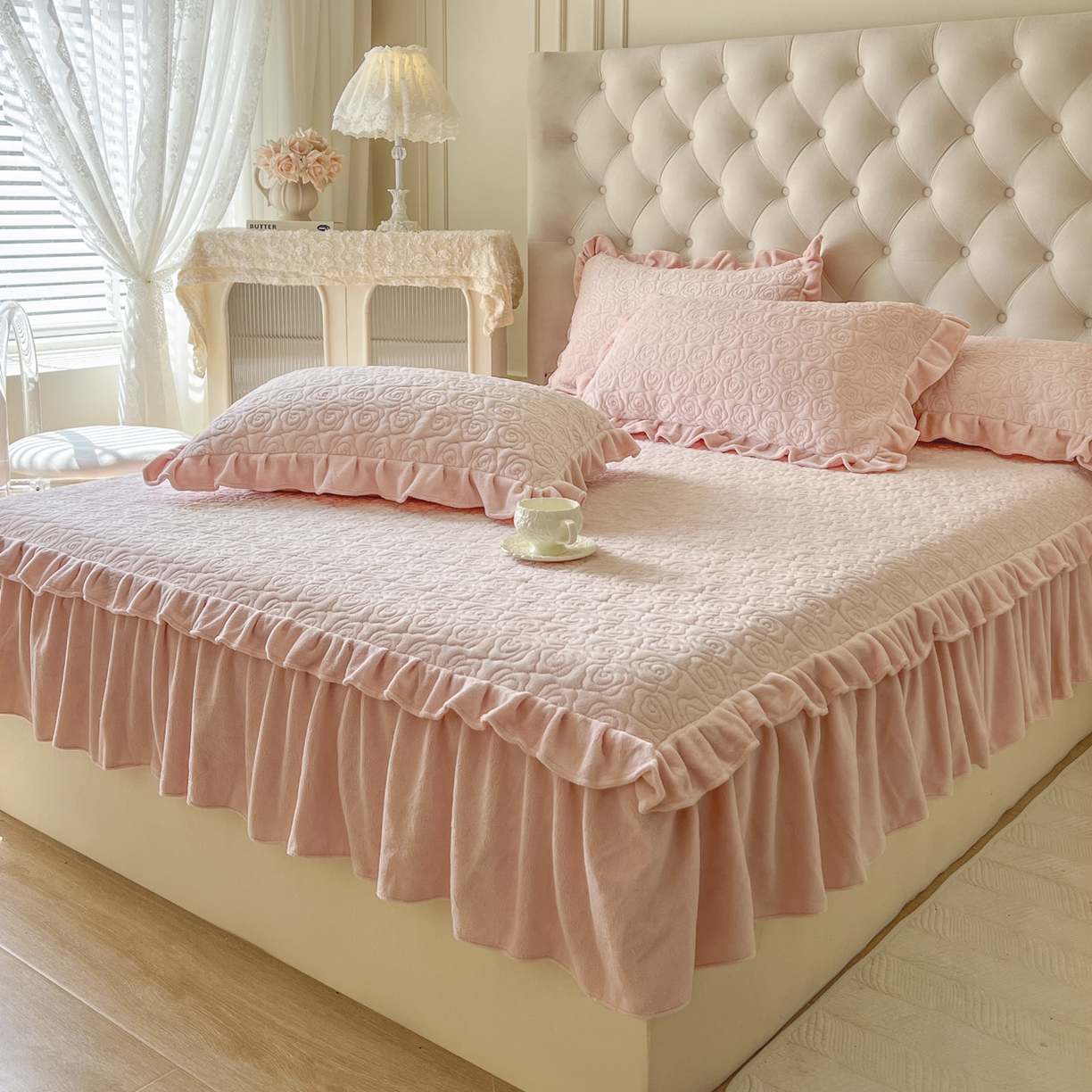 91家纺网 家纺一手货源 找家纺 恋尚 2025新款加厚牛奶绒保暖床笠式床裙单品床裙床裙单件-莫奈花园（床裙控价130起） 莫奈花园-清新粉