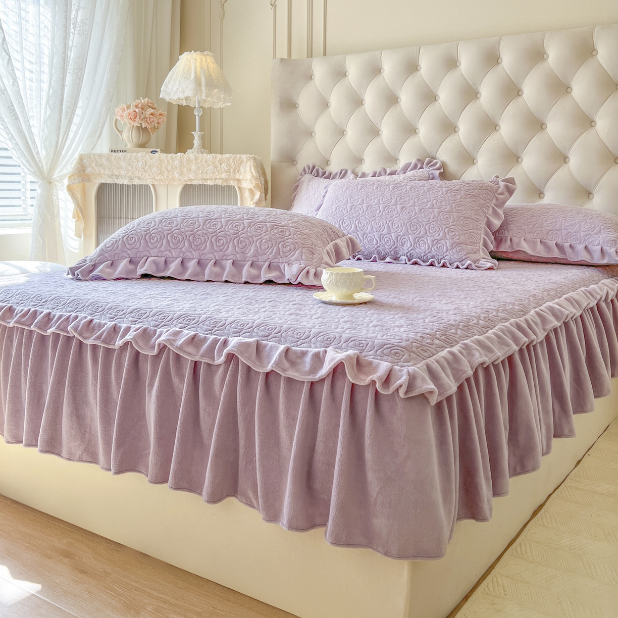 91家纺网 家纺一手货源 找家纺 恋尚 2025新款加厚牛奶绒保暖床笠式床裙单品床裙床裙单件-莫奈花园（床裙控价130起） 莫奈花园-香芋紫