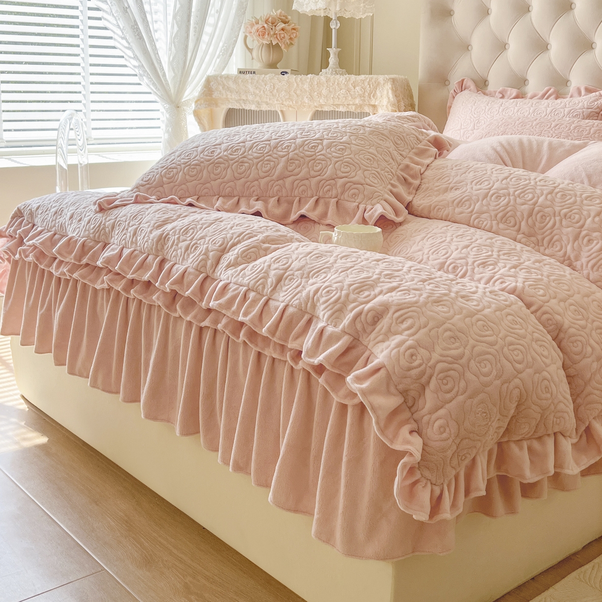 91家纺网 家纺一手货源 找家纺 恋尚 2025新款加厚牛奶绒保暖床笠式床裙单品床裙床裙单件-莫奈花园（床裙控价130起） 莫奈花园-清新粉