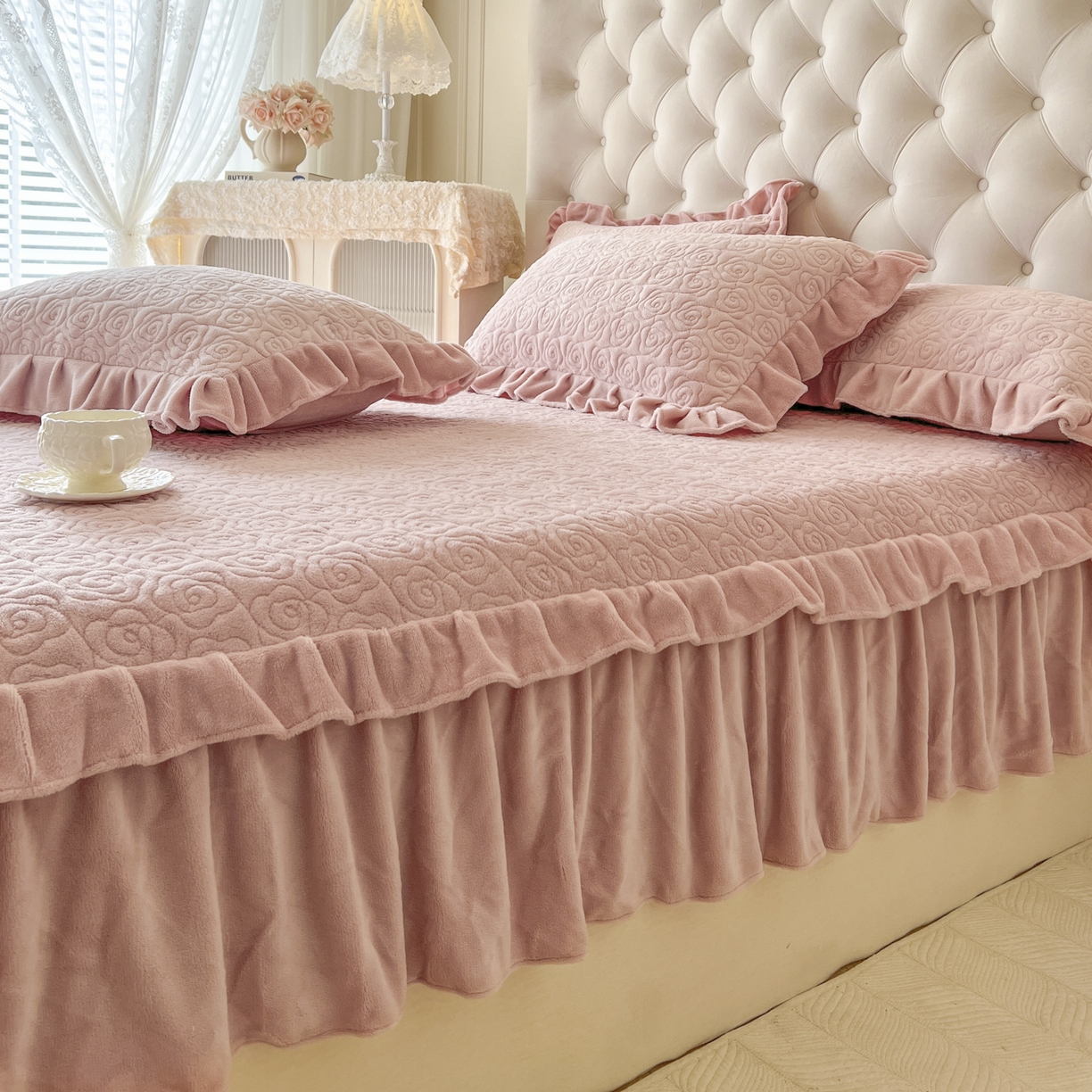 91家纺网 家纺一手货源 找家纺 （总）恋尚 2025新款加厚牛奶绒保暖床笠式床裙单品床裙床裙单件-莫奈花园（床裙控价130起）