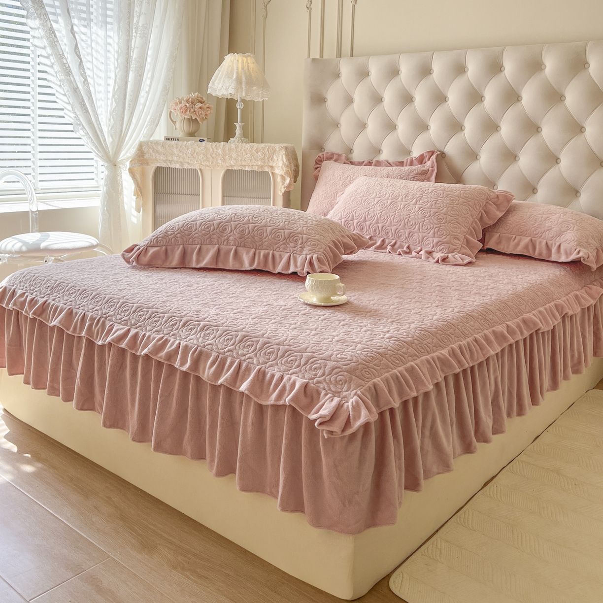 91家纺网 家纺一手货源 找家纺 恋尚 2025新款加厚牛奶绒保暖床笠式床裙单品床裙床裙单件-莫奈花园（床裙控价130起） 莫奈花园-蜜桃粉
