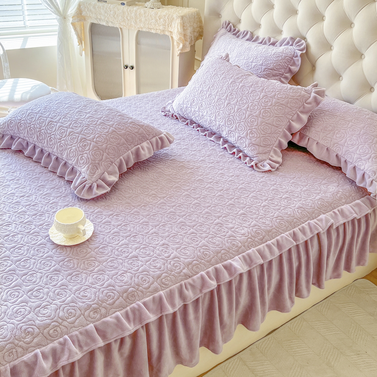 91家纺网 家纺一手货源 找家纺 恋尚 2025新款加厚牛奶绒保暖床笠式床裙单品床裙床裙单件-莫奈花园（床裙控价130起） 莫奈花园-香芋紫