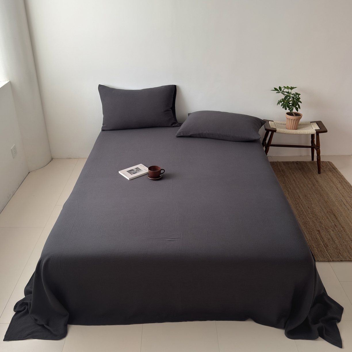 玖弘家居 2025新款软糯皱皱纱单品床单系列 黑巧