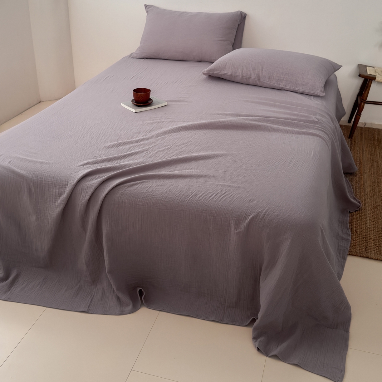 91家纺网 家纺一手货源 找家纺 玖弘家居 2025新款软糯皱皱纱单品床单系列 香芋紫