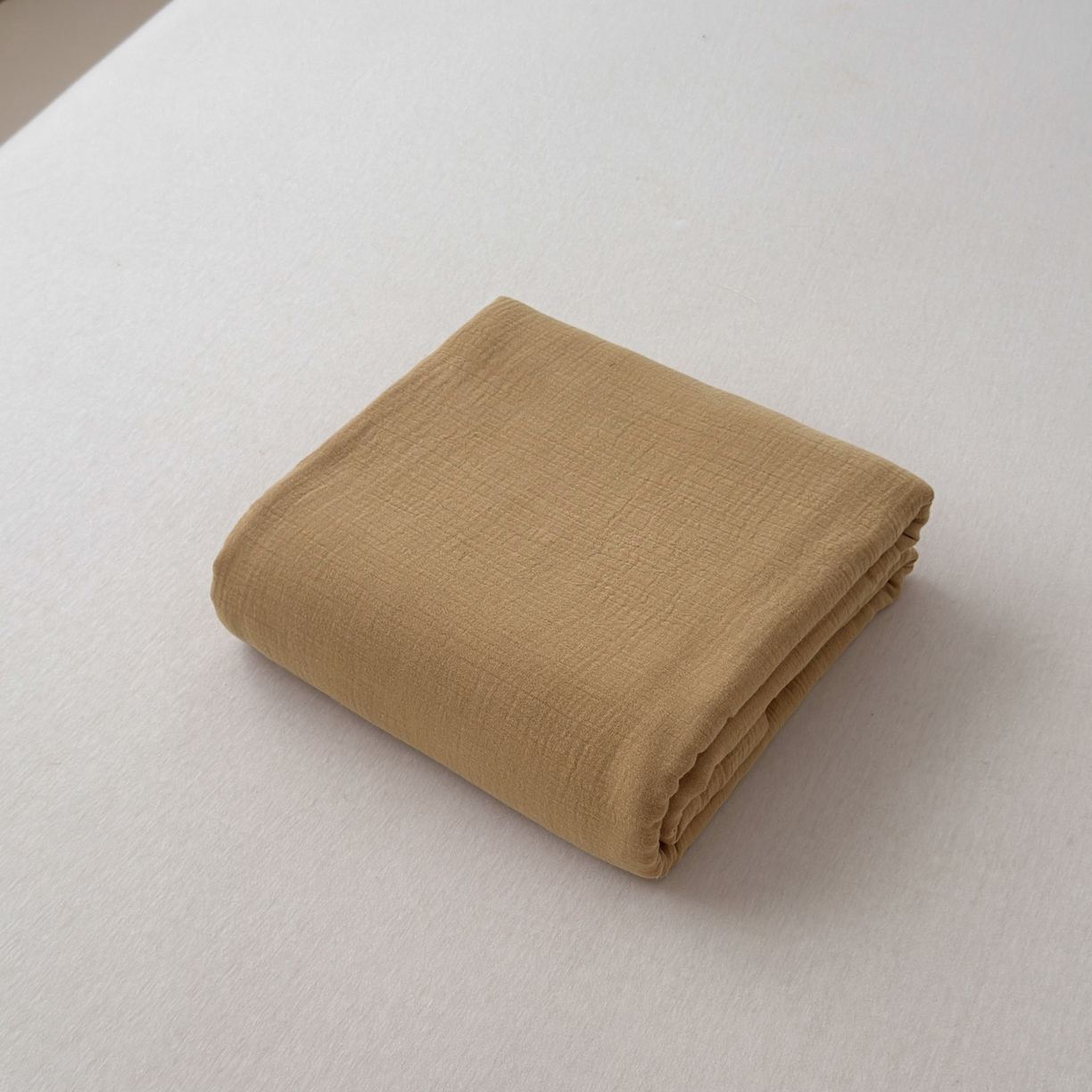 91家纺网 家纺一手货源 找家纺 玖弘家居 2025新款软糯皱皱纱单品床单系列 杏仁