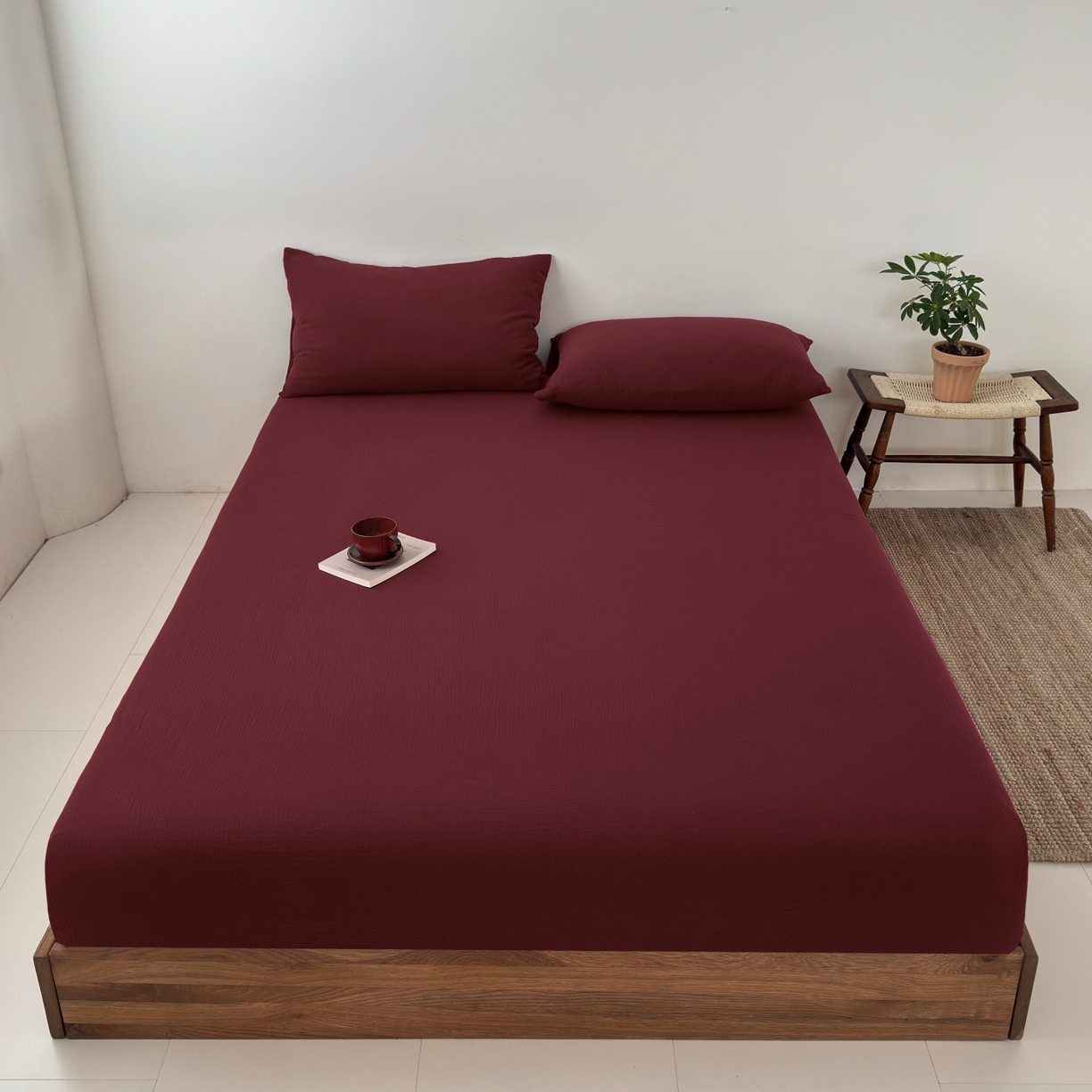 91家纺网 家纺一手货源 找家纺 玖弘家居 2025新款软糯皱皱纱单品床笠系列 安格拉红