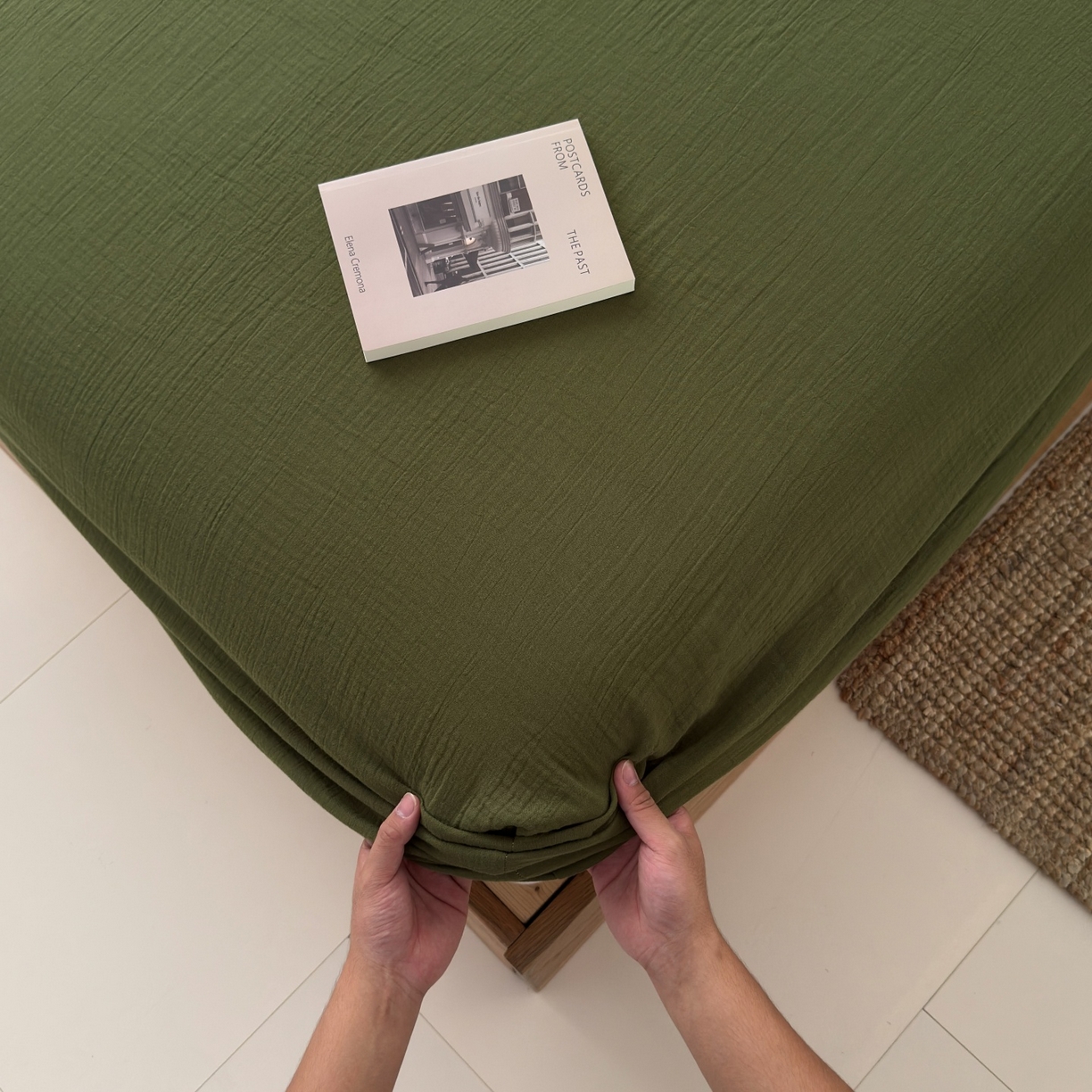 91家纺网 家纺一手货源 找家纺 玖弘家居 2025新款软糯皱皱纱单品床笠系列 橄榄绿