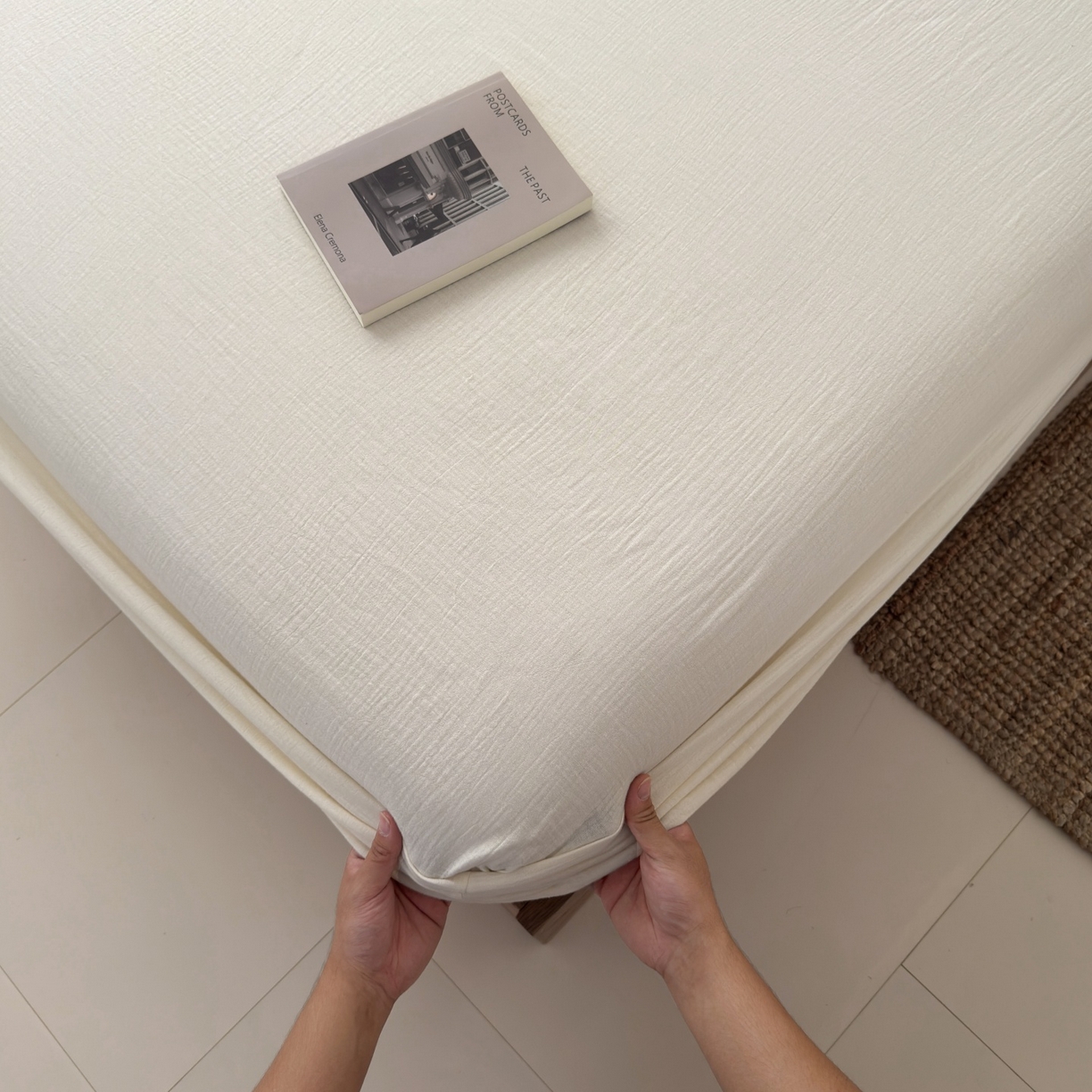 91家纺网 家纺一手货源 找家纺 玖弘家居 2025新款软糯皱皱纱单品床笠系列 奶白