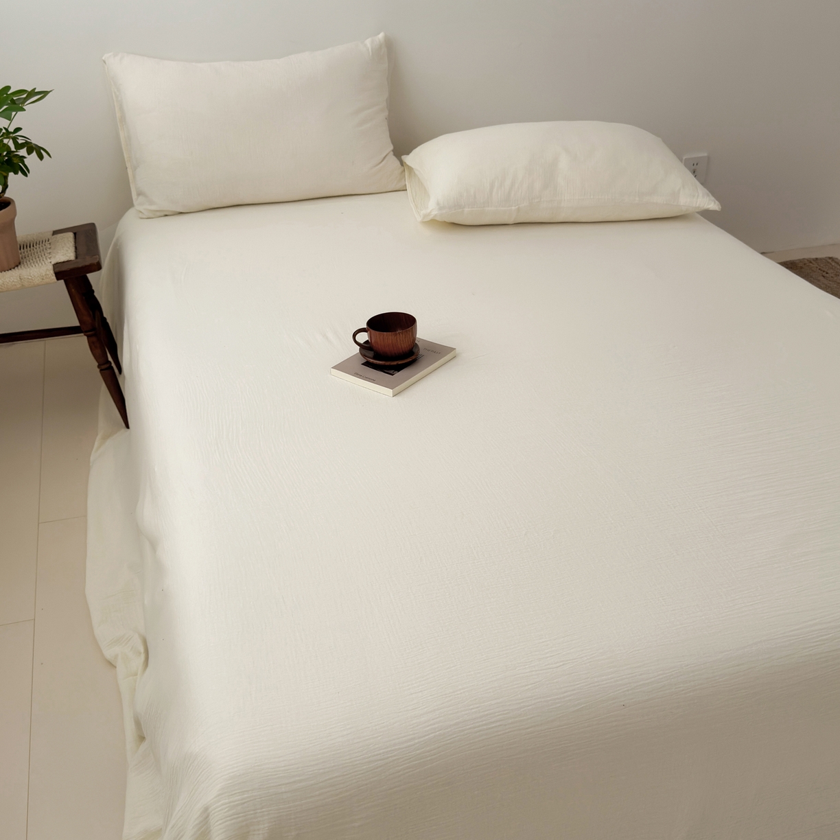 91家纺网 家纺一手货源 找家纺 玖弘家居 2025新款软糯皱皱纱单品枕套系列 奶白