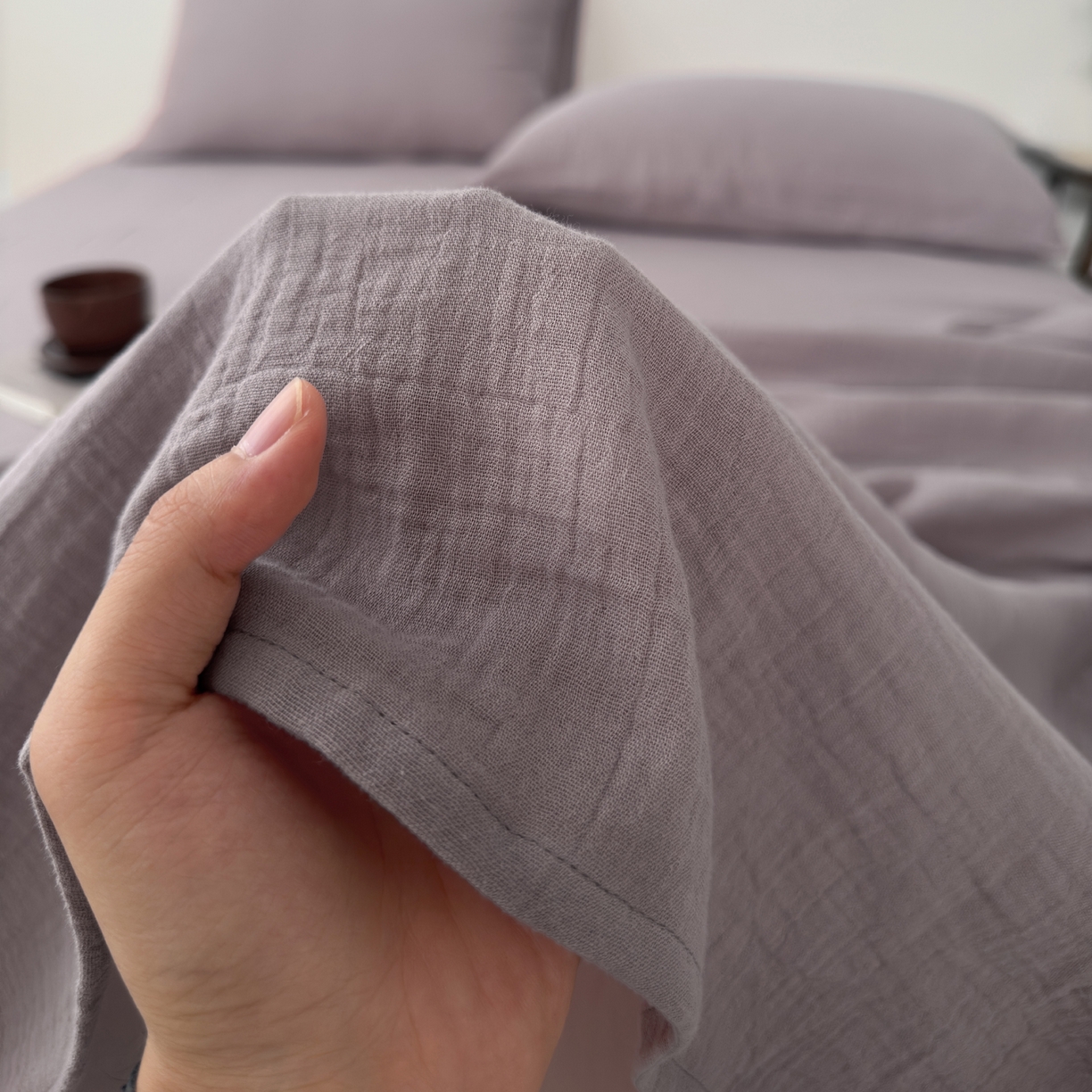 91家纺网 家纺一手货源 找家纺 玖弘家居 2025新款软糯皱皱纱单品枕套系列 香芋紫