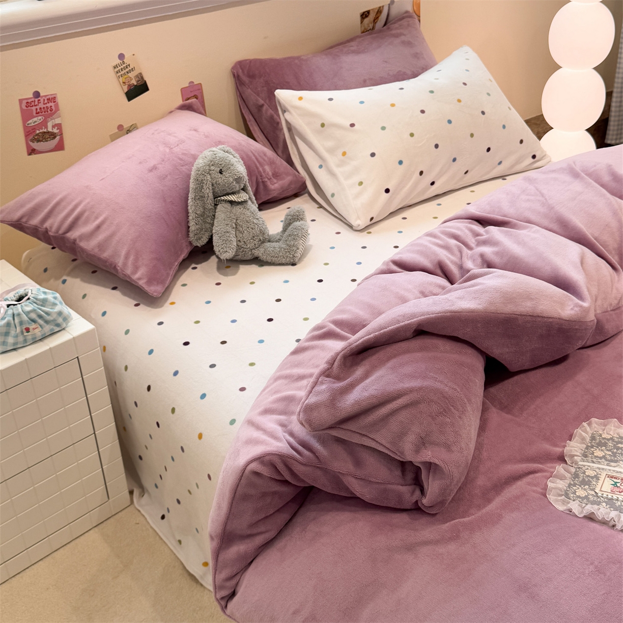 91家纺网 家纺一手货源 找家纺 （总）857家居 2025新款牛奶绒纯色拼格子四件套