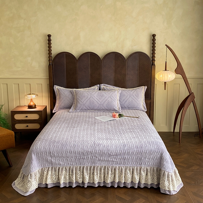 91家纺网 家纺一手货源 找家纺 美伦美焕 2025新款全消光雕花绒蕾丝床盖款四件套 葵花-灰