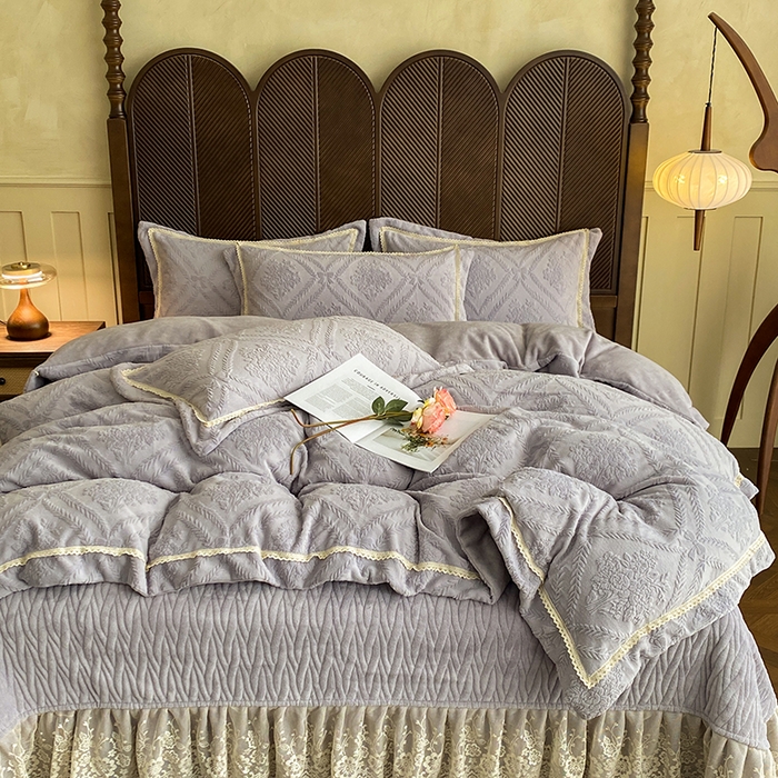 91家纺网 家纺一手货源 找家纺 美伦美焕 2025新款全消光雕花绒蕾丝床盖款四件套 葵花-灰