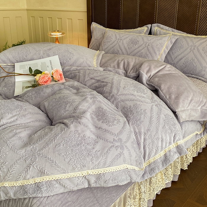 91家纺网 家纺一手货源 找家纺 美伦美焕 2025新款全消光雕花绒蕾丝床盖款四件套 葵花-灰