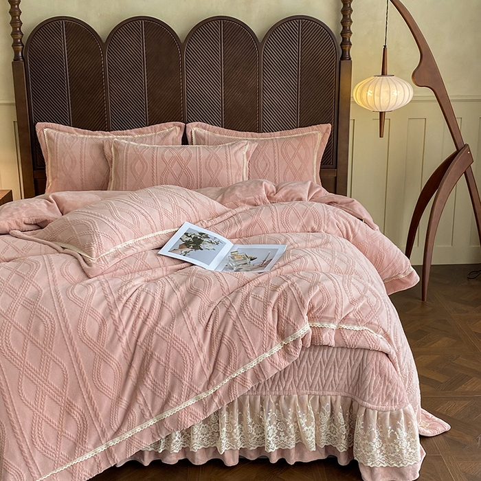 美伦美焕 2025新款全消光雕花绒蕾丝床盖款四件套 浅梦-豆沙