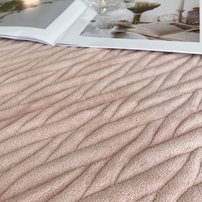 91家纺网 家纺一手货源 找家纺 美伦美焕 2025新款全消光雕花绒蕾丝床盖款四件套 浅梦-豆沙