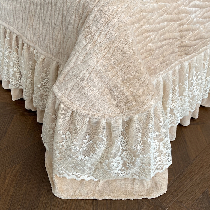 91家纺网 家纺一手货源 找家纺 美伦美焕 2025新款全消光雕花绒蕾丝床盖款四件套 郁金香-米咖