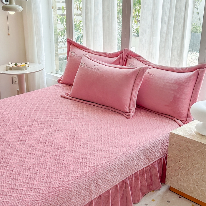 91家纺网 家纺一手货源 找家纺 美伦美焕 2025新款高克重牛奶绒绣花床盖四件套-花好月圆 花好月圆-豆沙