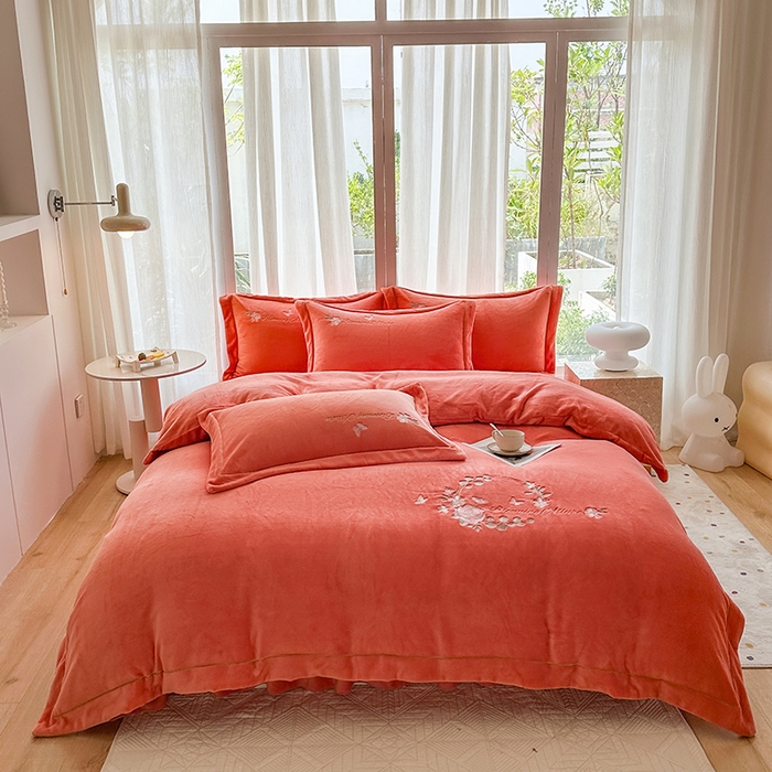 91家纺网 家纺一手货源 找家纺 美伦美焕 2025新款高克重牛奶绒绣花床盖四件套-花好月圆 花好月圆-桔