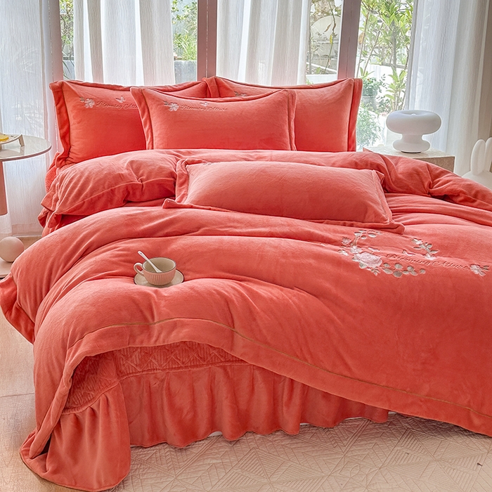 91家纺网 家纺一手货源 找家纺 美伦美焕 2025新款高克重牛奶绒绣花床盖四件套-花好月圆 花好月圆-桔