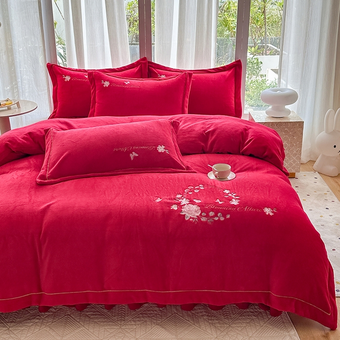 91家纺网 家纺一手货源 找家纺 美伦美焕 2025新款高克重牛奶绒绣花床盖四件套-花好月圆 花好月圆-大红