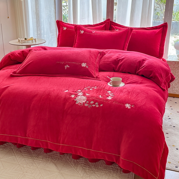 91家纺网 家纺一手货源 找家纺 美伦美焕 2025新款高克重牛奶绒绣花床盖四件套-花好月圆 花好月圆-大红