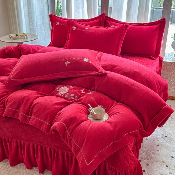 91家纺网 家纺一手货源 找家纺 美伦美焕 2025新款高克重牛奶绒绣花床盖四件套-花好月圆 花好月圆-大红