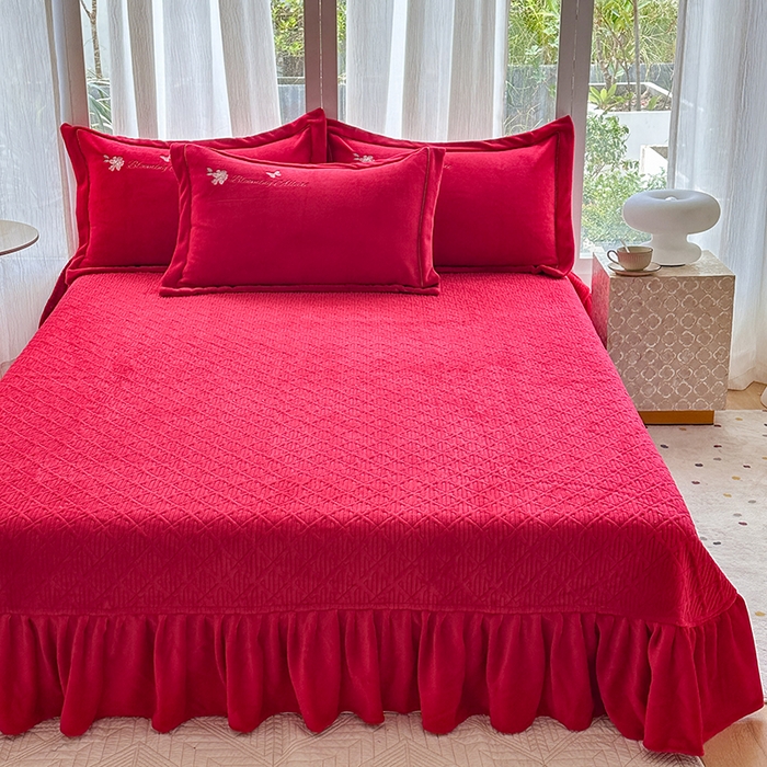 91家纺网 家纺一手货源 找家纺 美伦美焕 2025新款高克重牛奶绒绣花床盖四件套-花好月圆 花好月圆-大红