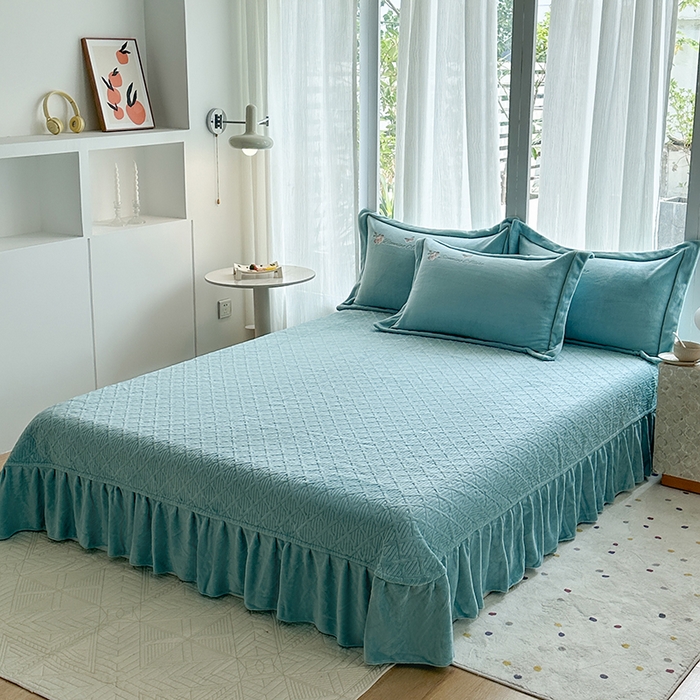 91家纺网 家纺一手货源 找家纺 美伦美焕 2025新款高克重牛奶绒绣花床盖四件套-花好月圆 花好月圆-蔚蓝